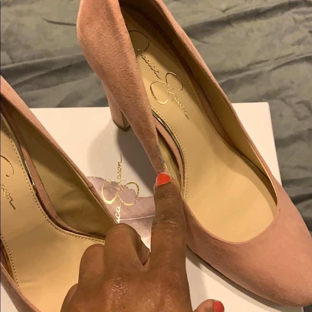 Beautiful Pumps - Picture 5 of 7